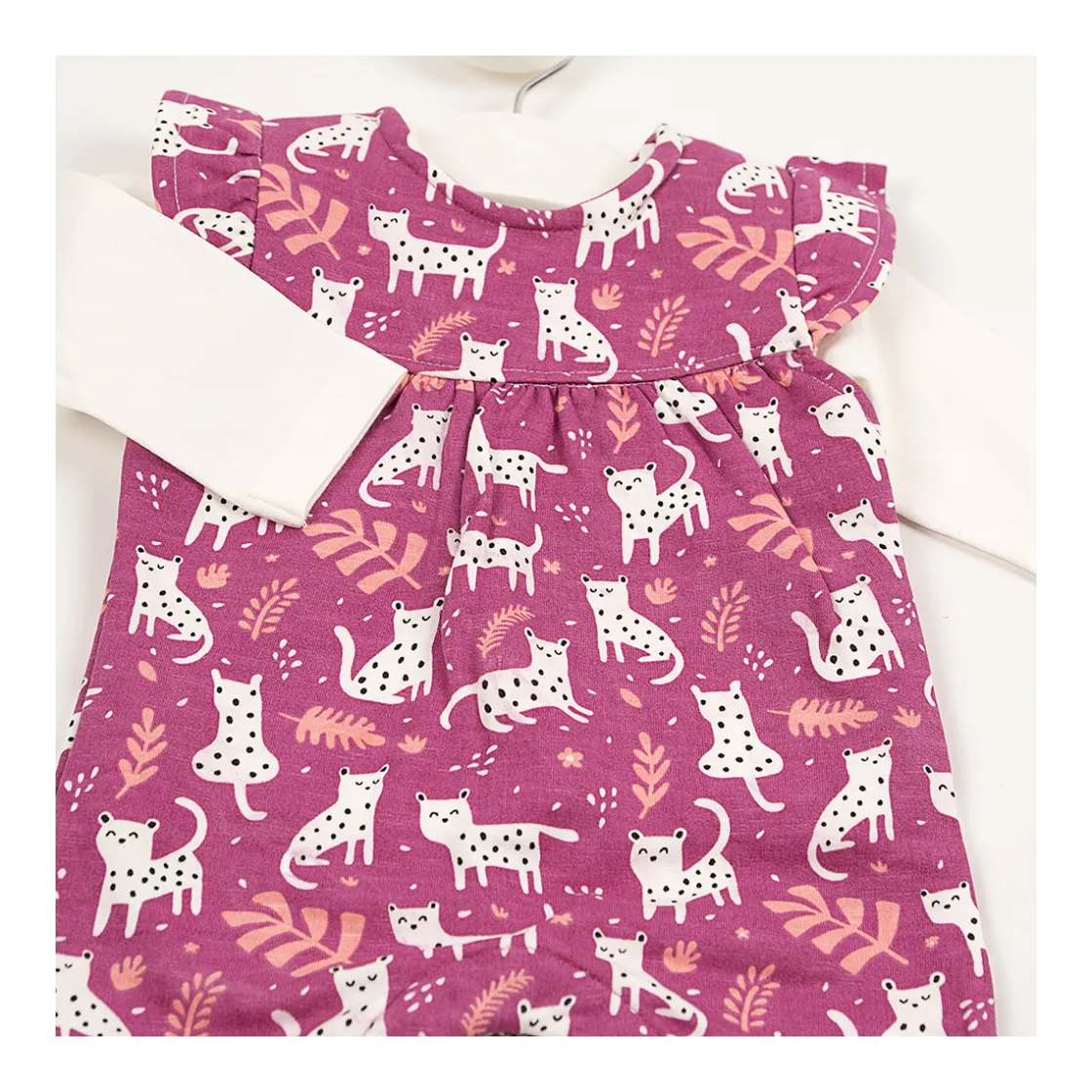 conjunto_peto_gatitos_y_c_2.webp Clearance Conjunto peto gatitos y camiseta Conjuntos